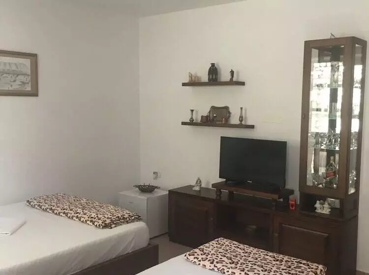 ペンション Guesthouse Altin