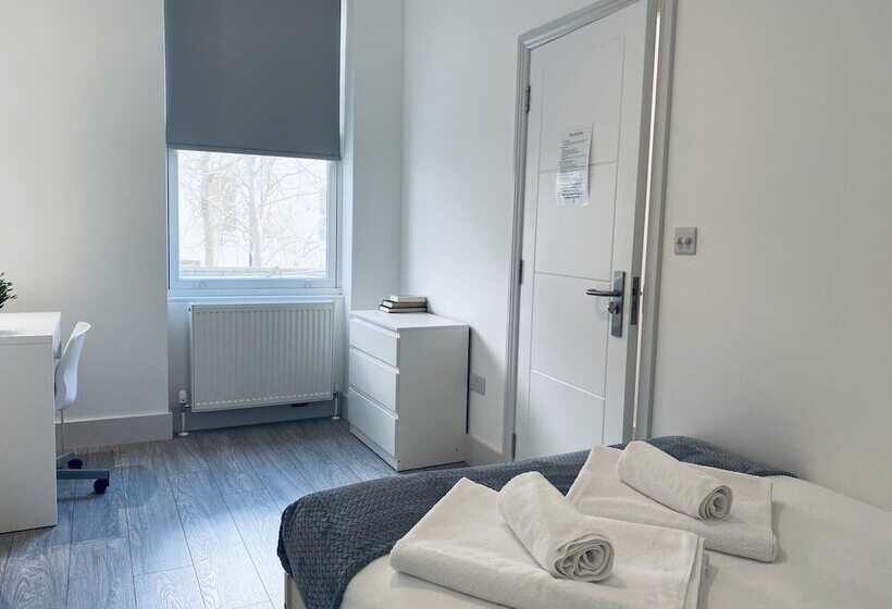 펜션 Seafield Seafront Apartments