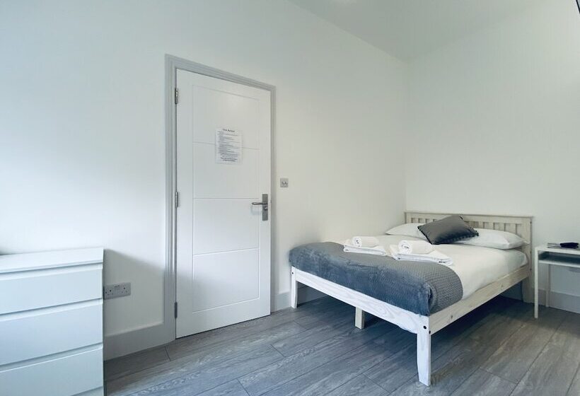 펜션 Seafield Seafront Apartments