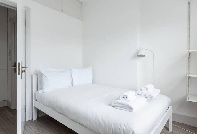 펜션 Seafield Seafront Apartments