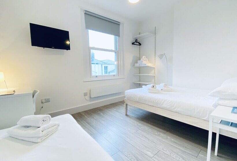 펜션 Seafield Seafront Apartments