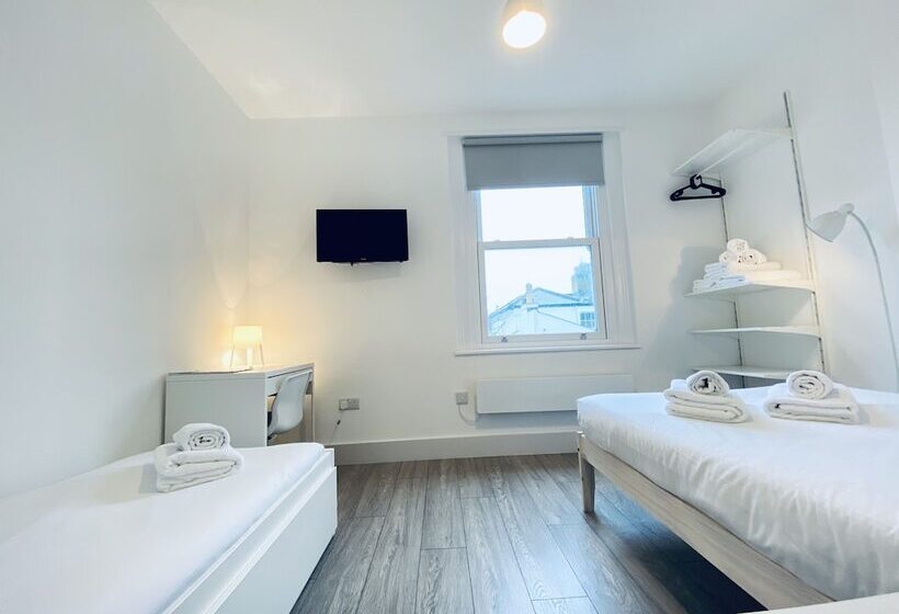 펜션 Seafield Seafront Apartments