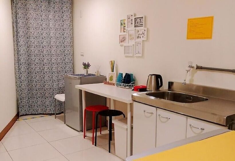 پانسیون Walk Around Tainan