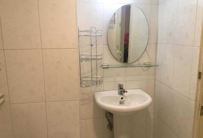 پانسیون Walk Around Tainan