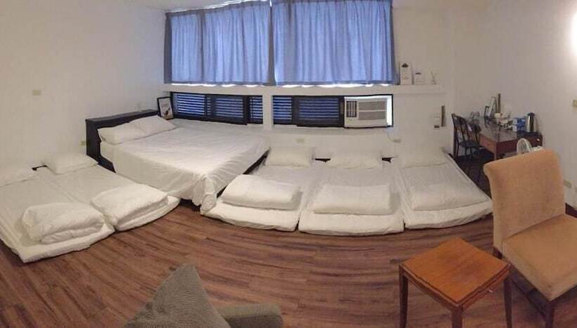 پانسیون Walk Around Tainan