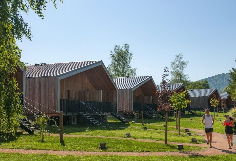 استراحتگاه Village Vacances Les Lambrilles