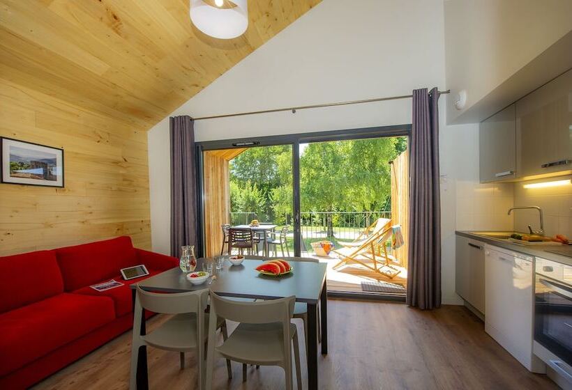 استراحتگاه Village Vacances Les Lambrilles