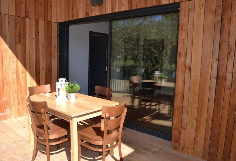 استراحتگاه Village Vacances Les Lambrilles