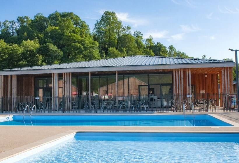 استراحتگاه Village Vacances Les Lambrilles