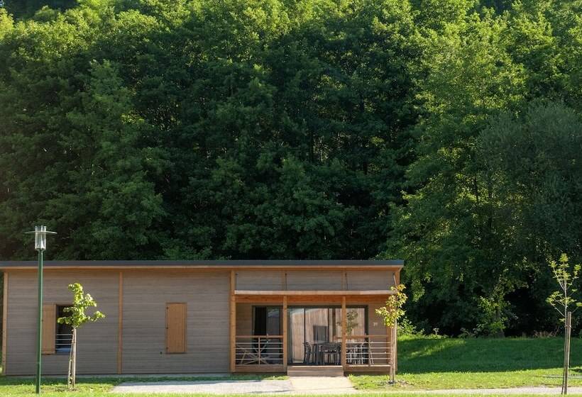 استراحتگاه Village Vacances Les Lambrilles