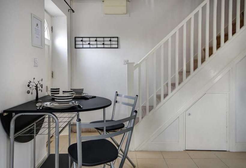 Theoc Cottage In Historic Tewkesbury