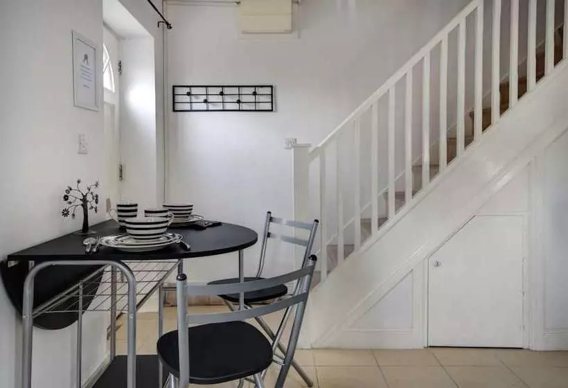 Theoc Cottage In Historic Tewkesbury