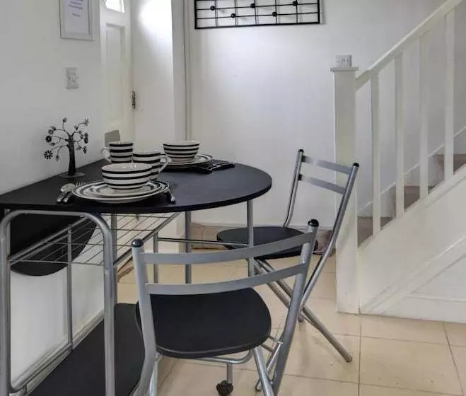 Theoc Cottage In Historic Tewkesbury
