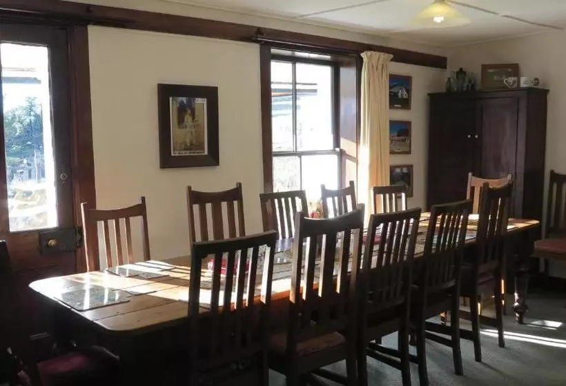 Tophouse Mountain View Cottages