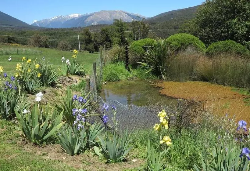Tophouse Mountain View Cottages