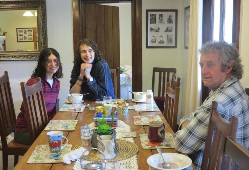 Tophouse Mountain View Cottages