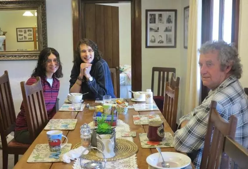 Tophouse Mountain View Cottages