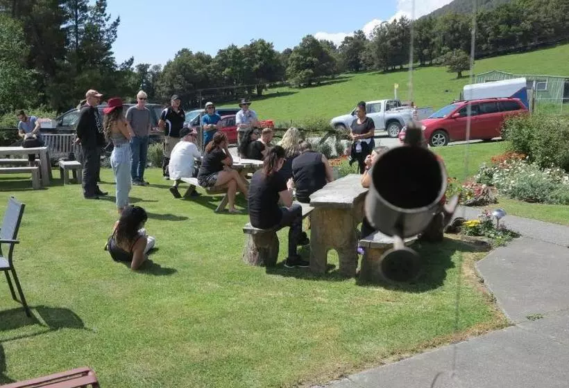 Tophouse Mountain View Cottages