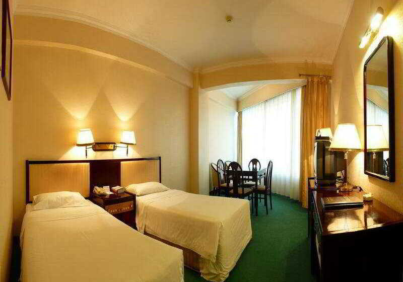 Beijing Jingu Qilong Hotel