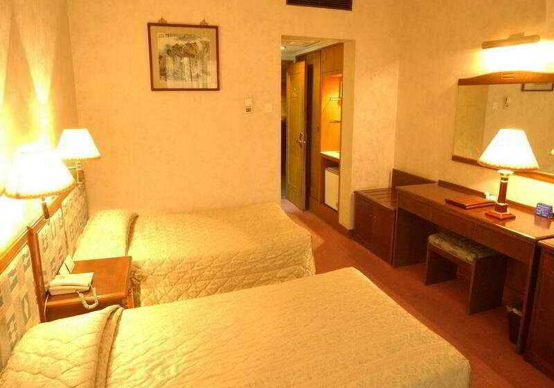 Beijing Jingu Qilong Hotel