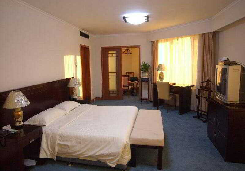 Beijing Jingu Qilong Hotel