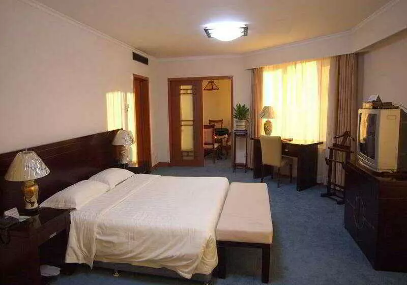 Beijing Jingu Qilong Hotel