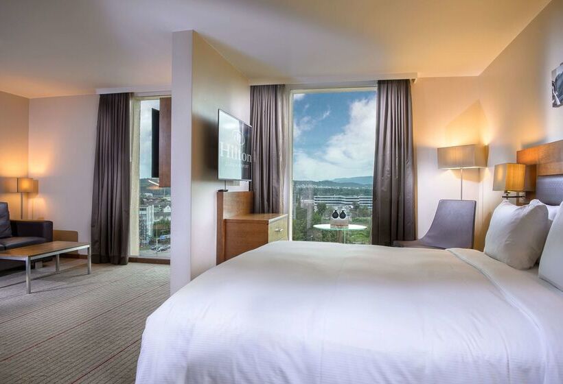 בית מלון כפרי Hilton Zurich Airport