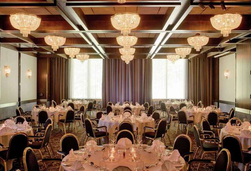 בית מלון כפרי Hilton Zurich Airport