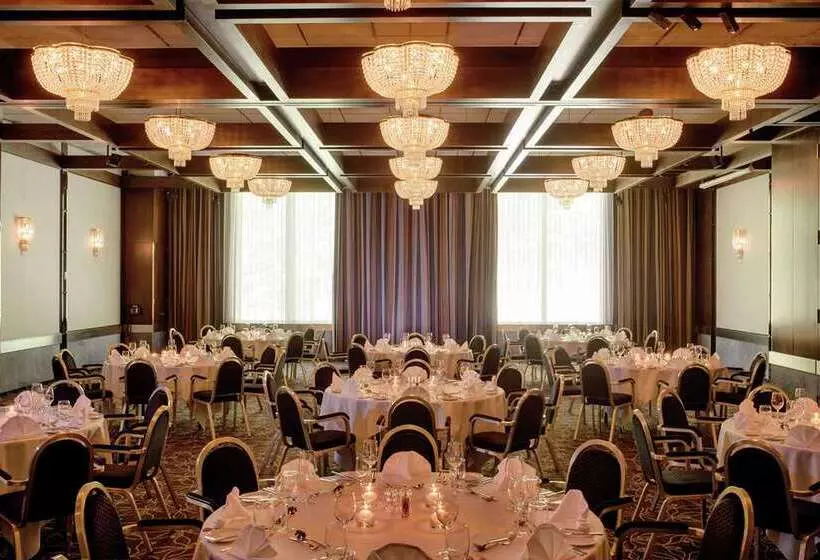 Отель Hilton Zurich Airport