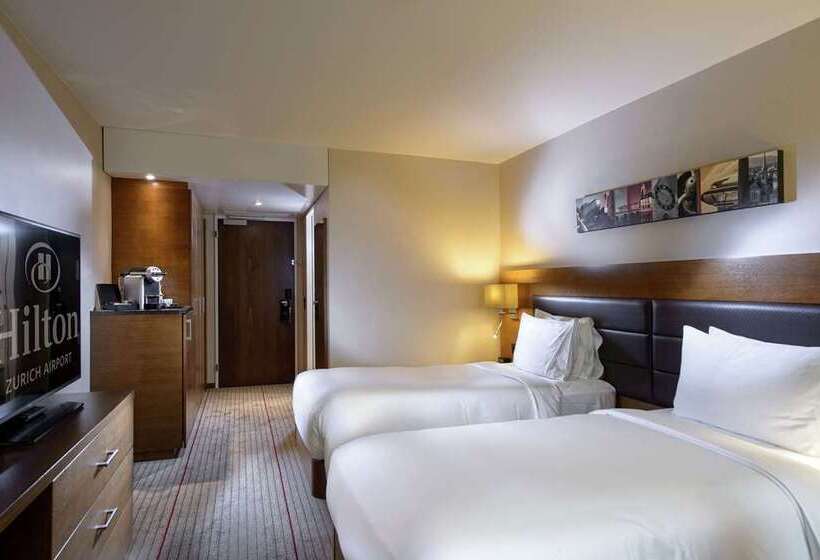 בית מלון כפרי Hilton Zurich Airport