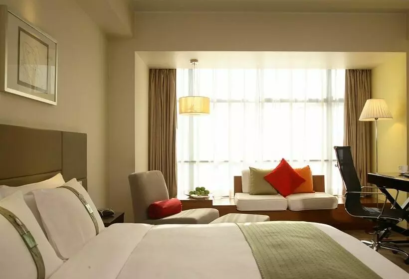 Hotel Holiday Inn Central Plaza