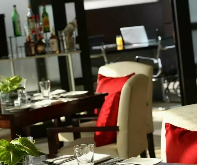 Hotel Holiday Inn Central Plaza