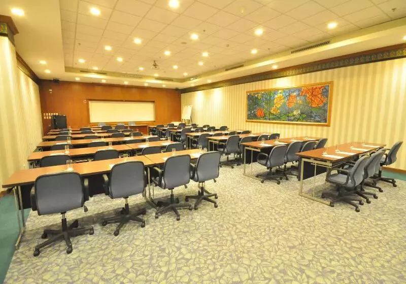 هتل Howard Beach Resort Kenting