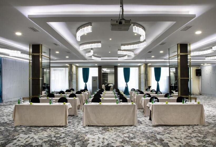 The Wings Hotels Neva Palas