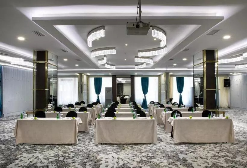 The Wings Hotels Neva Palas