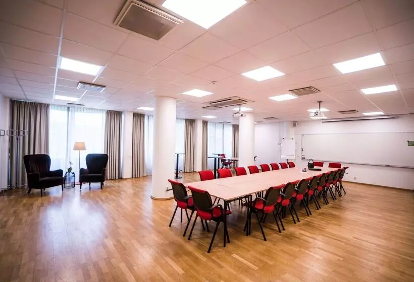 ホテル Scandic Upplands Väsby
