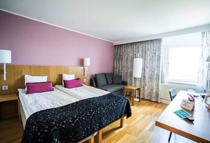 ホテル Scandic Upplands Väsby