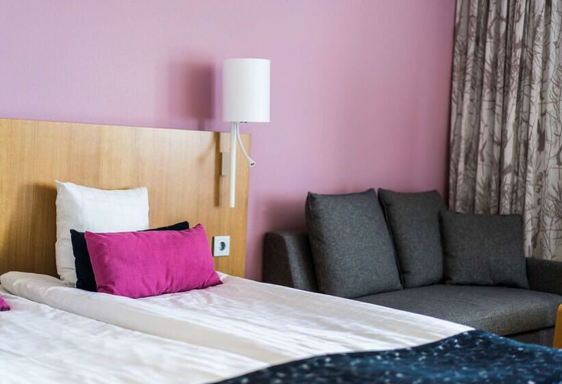 Отель Scandic Upplands Väsby