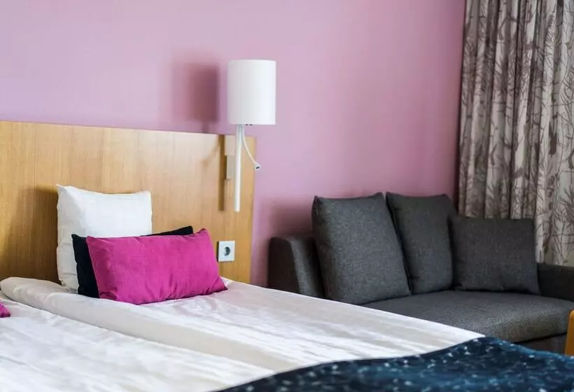 ホテル Scandic Upplands Väsby