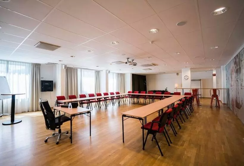 ホテル Scandic Upplands Väsby