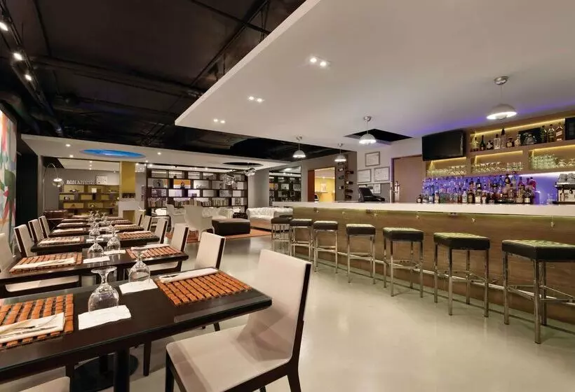 هتل Tryp By Wyndham Isla Verde