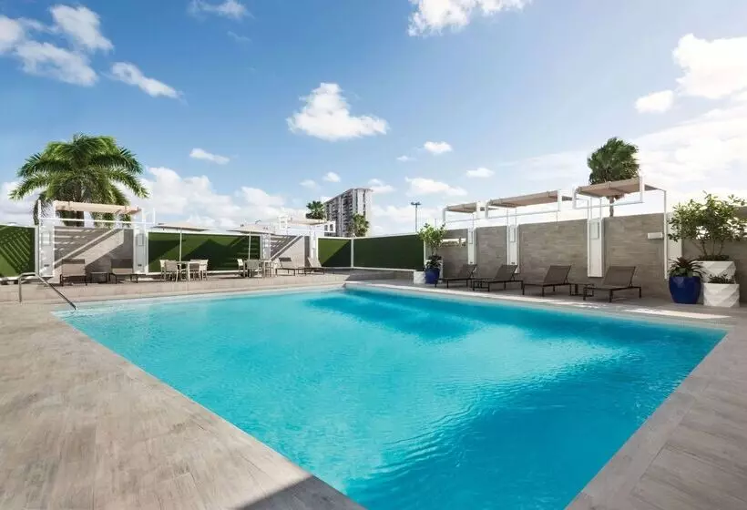 هتل Tryp By Wyndham Isla Verde