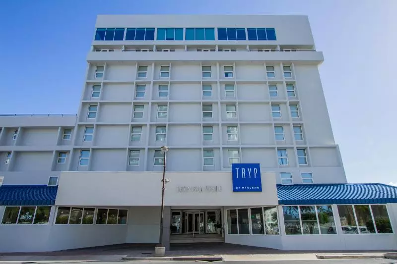 هتل Tryp By Wyndham Isla Verde