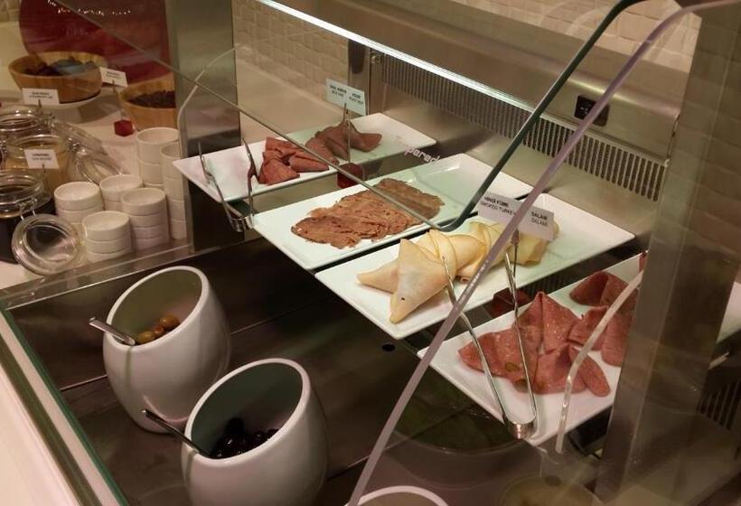 هتل Warwick Ankara