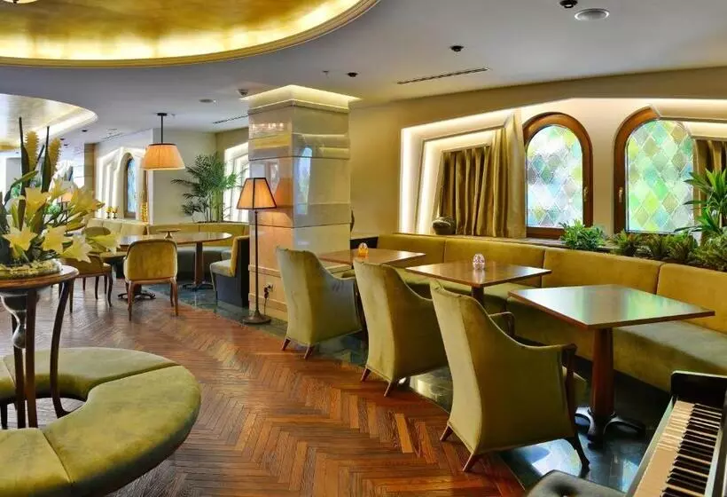 בית מלון כפרי Warwick Ankara