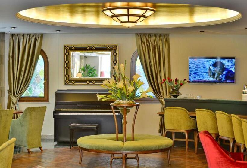 هتل Warwick Ankara