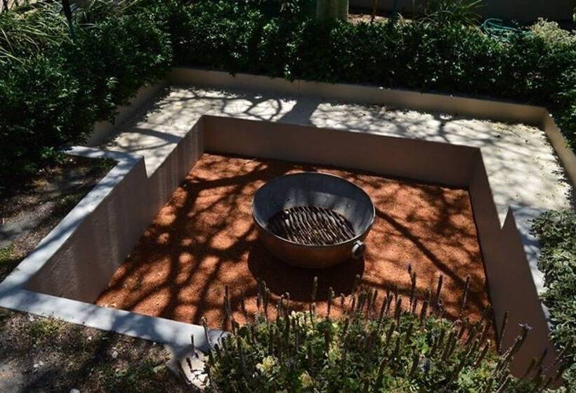 African Palm Cottage