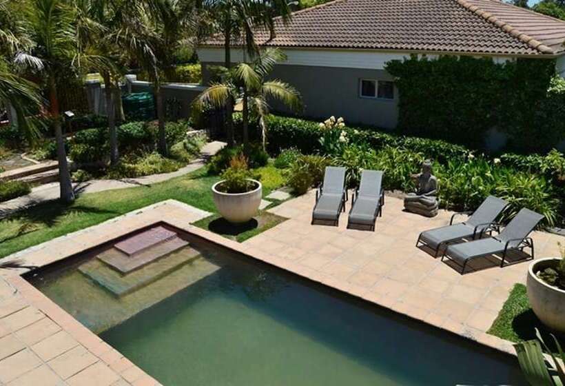 African Palm Cottage