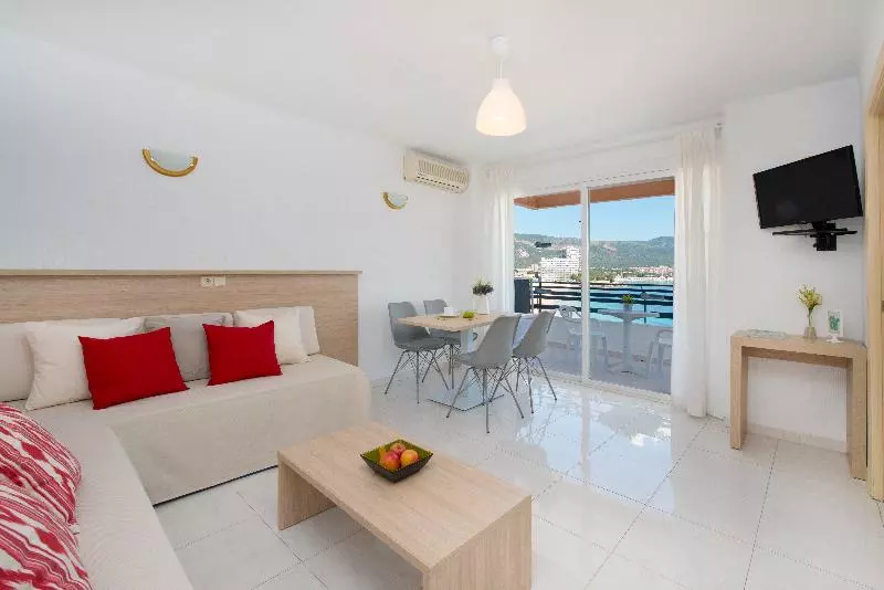 Apartamentos Cala Blanco