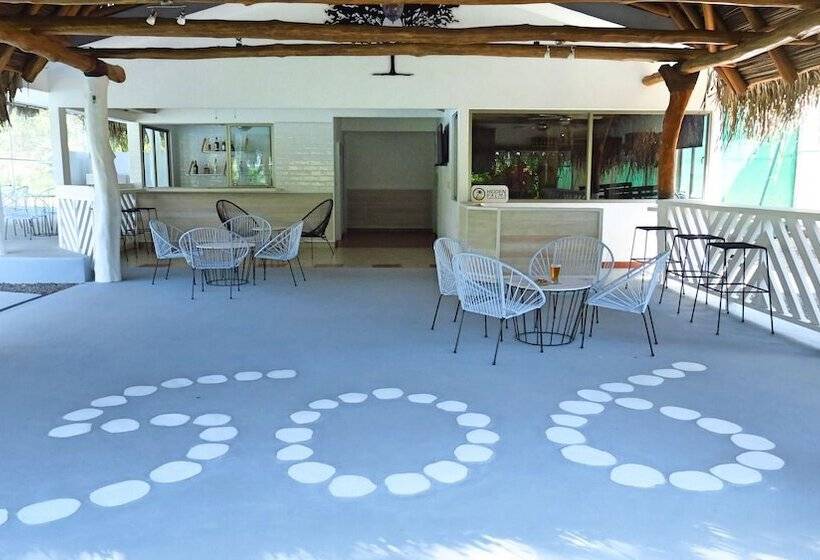 هتل Carver Suites